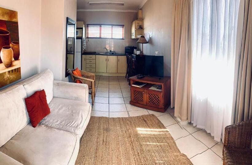 פנסיון Summerstrand Beach Lodge