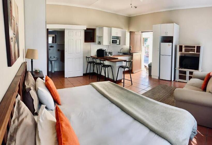 פנסיון Summerstrand Beach Lodge