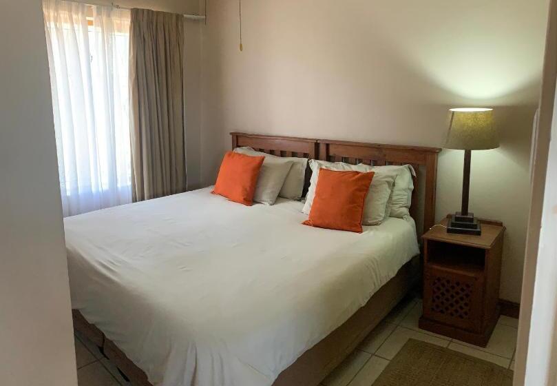 פנסיון Summerstrand Beach Lodge