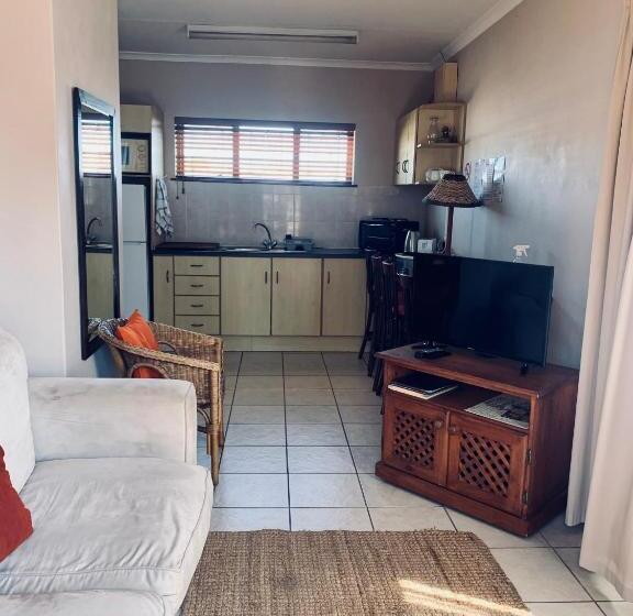 פנסיון Summerstrand Beach Lodge