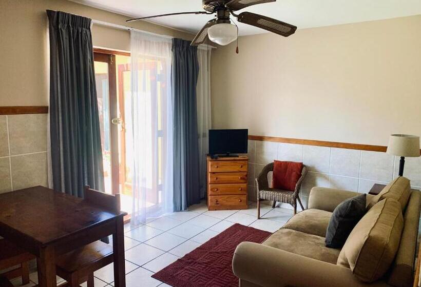 פנסיון Summerstrand Beach Lodge