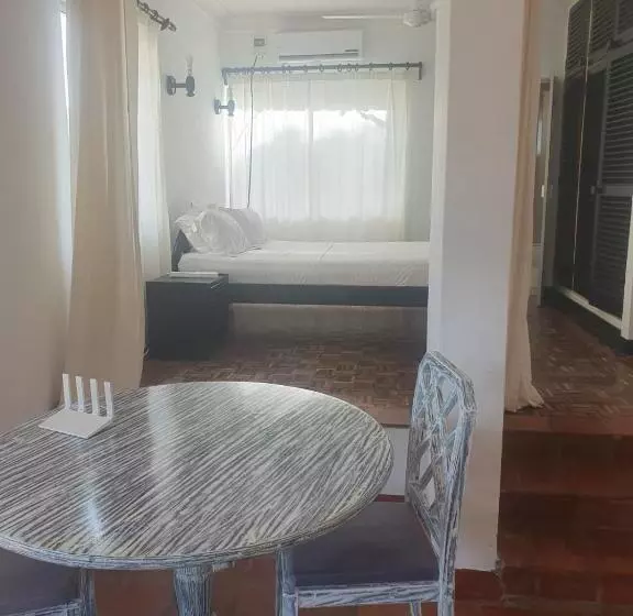 Wayside Beach Apartments