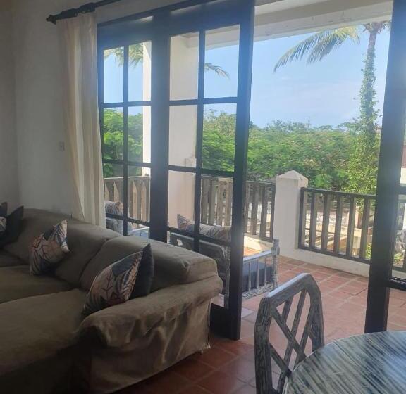 Wayside Beach Apartments