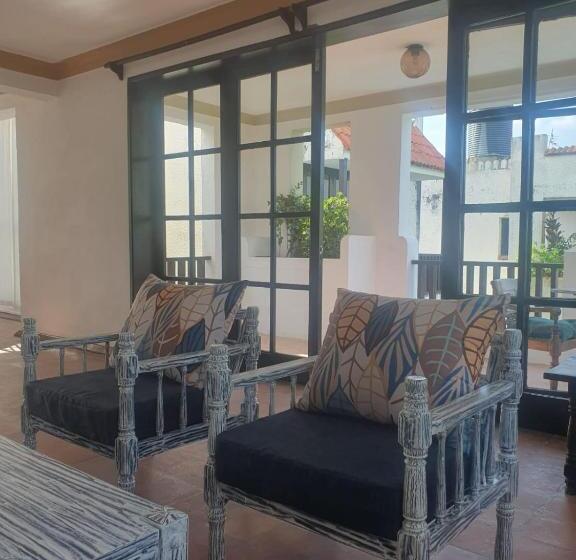 Wayside Beach Apartments