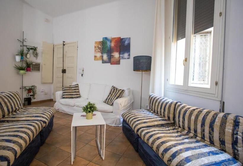 تختخواب و صبحانه Affittacamere Le Camere Di Porta San Felice   Self Check In