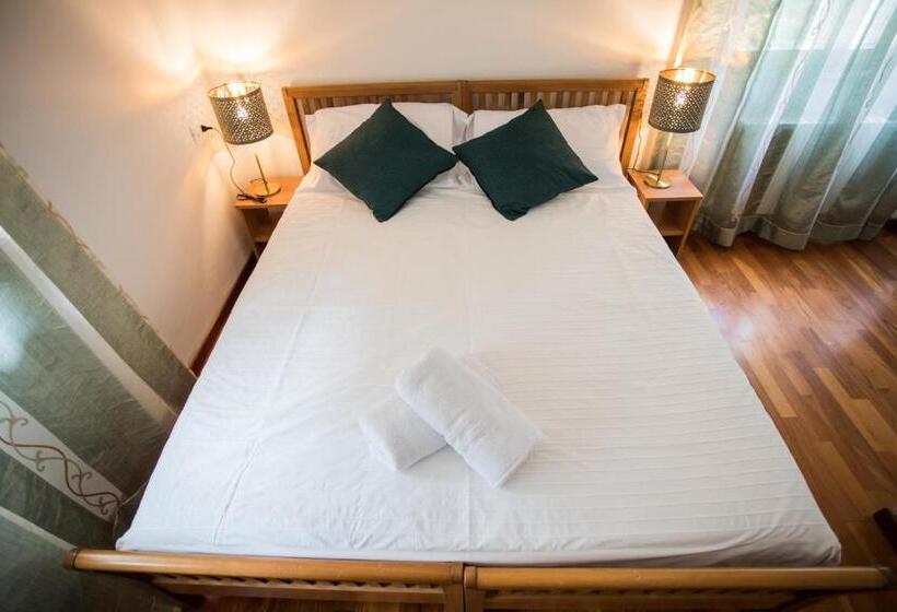 تختخواب و صبحانه Affittacamere Le Camere Di Porta San Felice   Self Check In