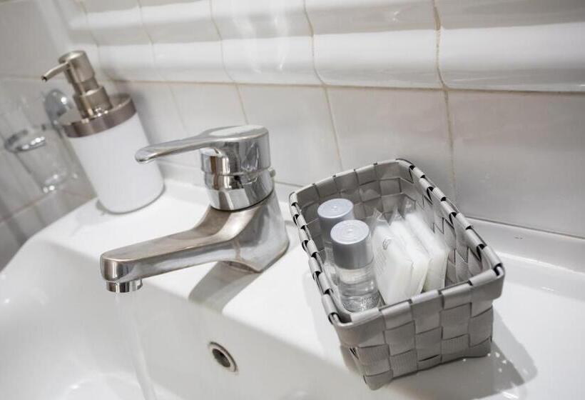 تختخواب و صبحانه Affittacamere Le Camere Di Porta San Felice   Self Check In