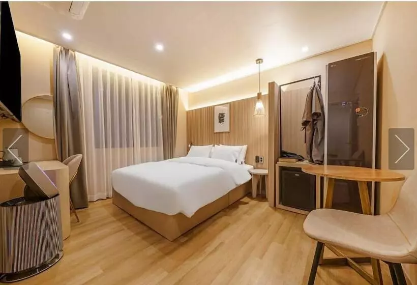 Brown Dot Hotel Yeonsan