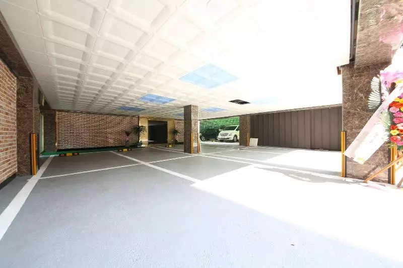 Brown Dot Hotel Yeonsan