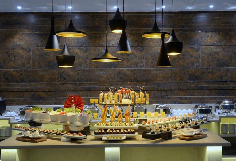 هتل Golden Tulip Agra