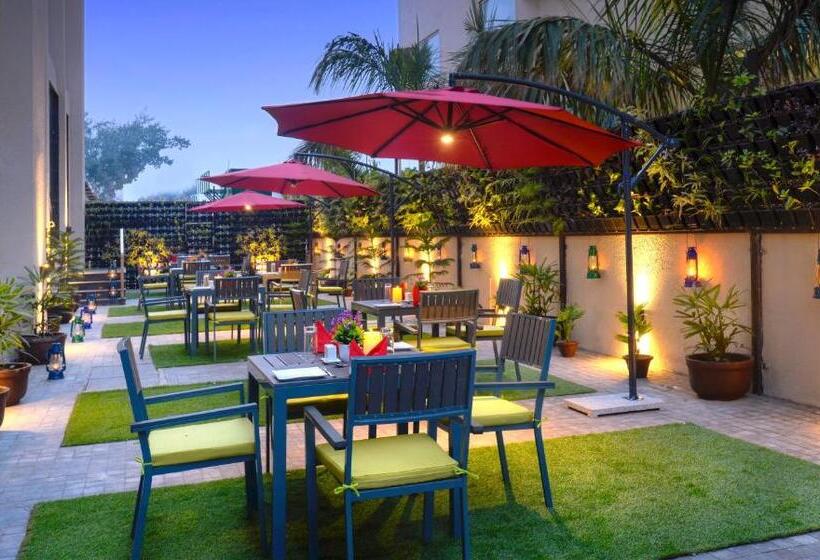 هتل Golden Tulip Agra