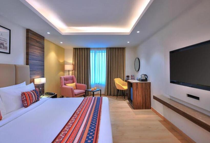 هتل Golden Tulip Agra