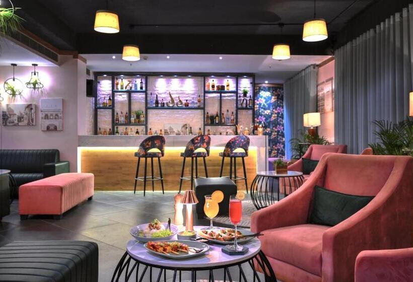 هتل Golden Tulip Agra