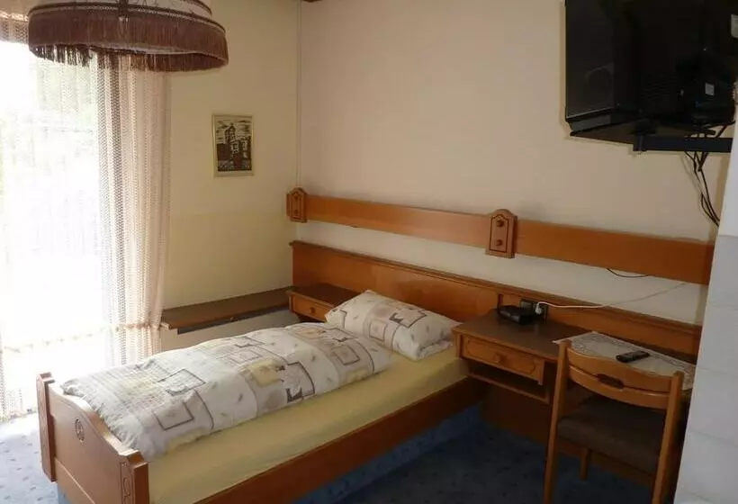 Majatalo Gast  Und Gästehaus Simon