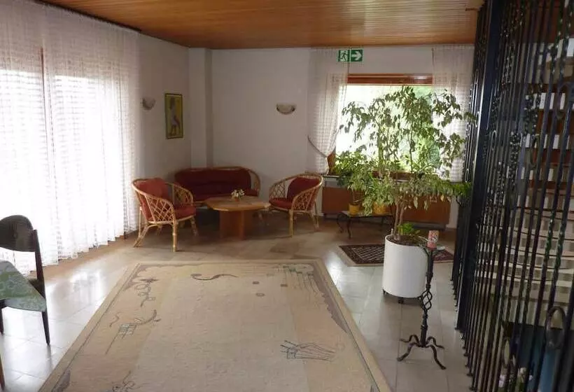 Majatalo Gast  Und Gästehaus Simon