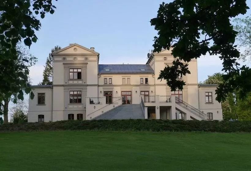 Majatalo Pałac Warlity