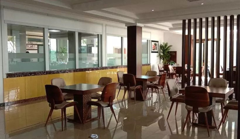 Summerset Continental Hotel By Usuma
