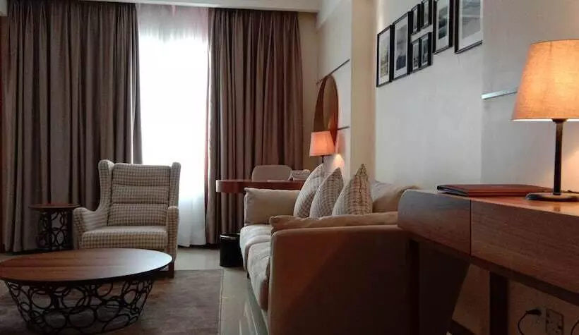 Summerset Continental Hotel By Usuma