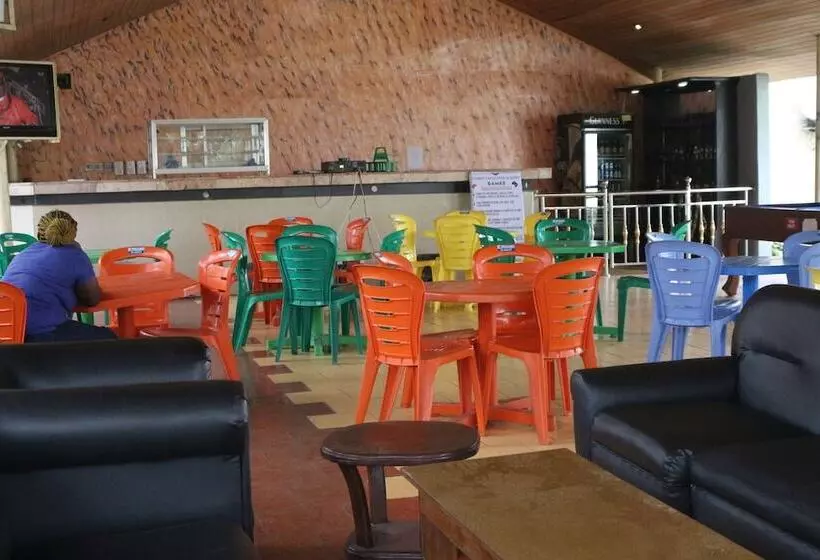 Tourist Castle Hotel And Suites