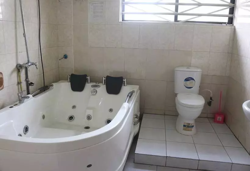 Tourist Castle Hotel And Suites