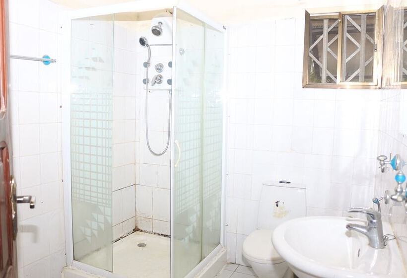 Tourist Castle Hotel And Suites