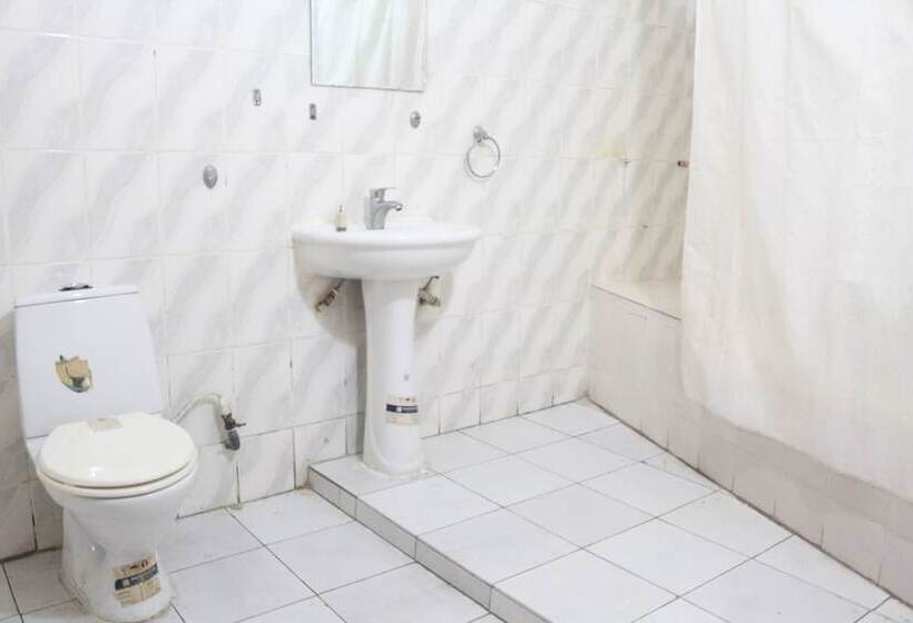 Tourist Castle Hotel And Suites