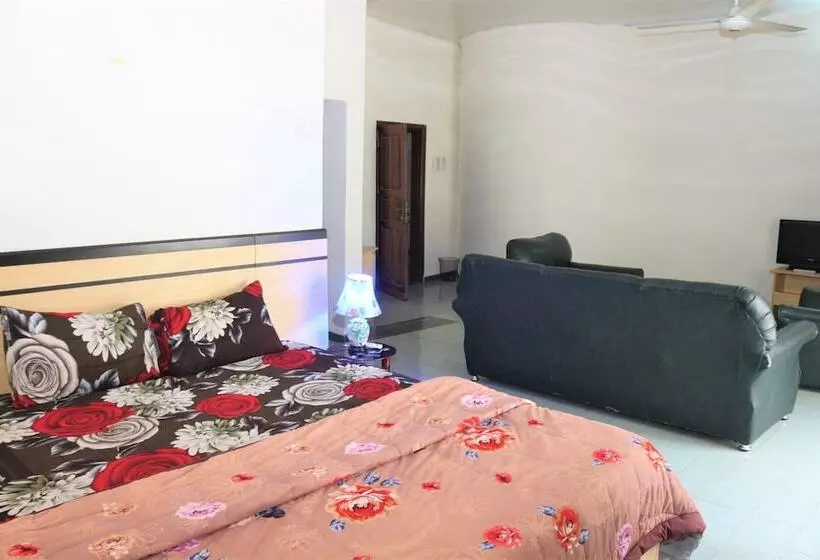 Tourist Castle Hotel And Suites