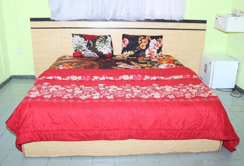 Tourist Castle Hotel And Suites