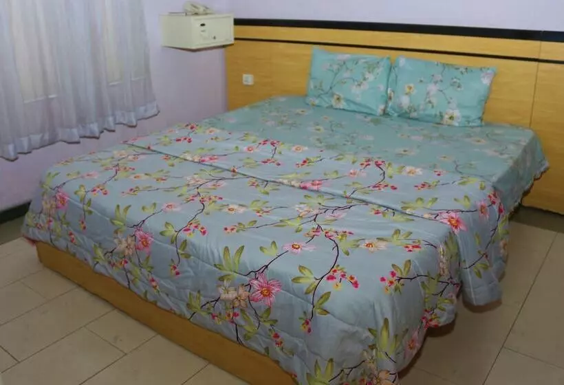 Tourist Castle Hotel And Suites