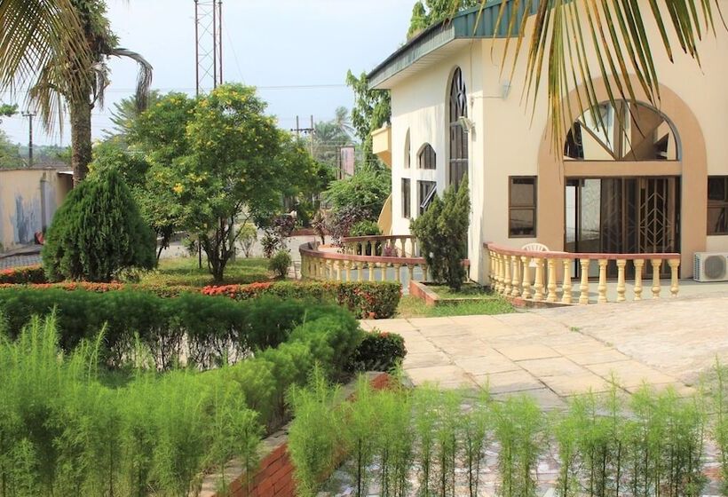 Tourist Castle Hotel And Suites