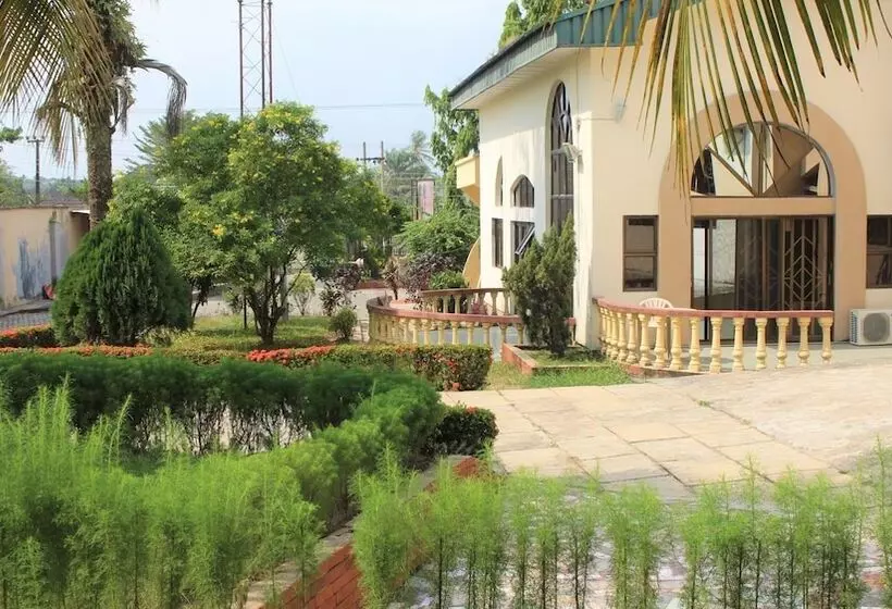 Tourist Castle Hotel And Suites