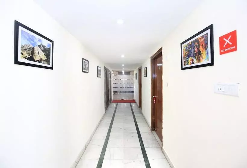 Hotelli Capital O 12767  Grand Chinar