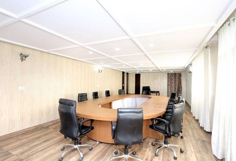 Hotel Capital O 12767  Grand Chinar