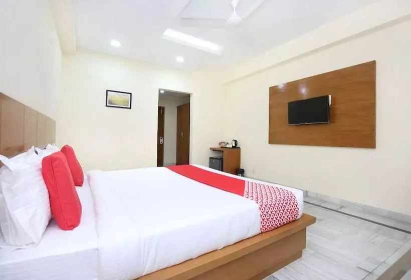 Hotelli Capital O 12767  Grand Chinar