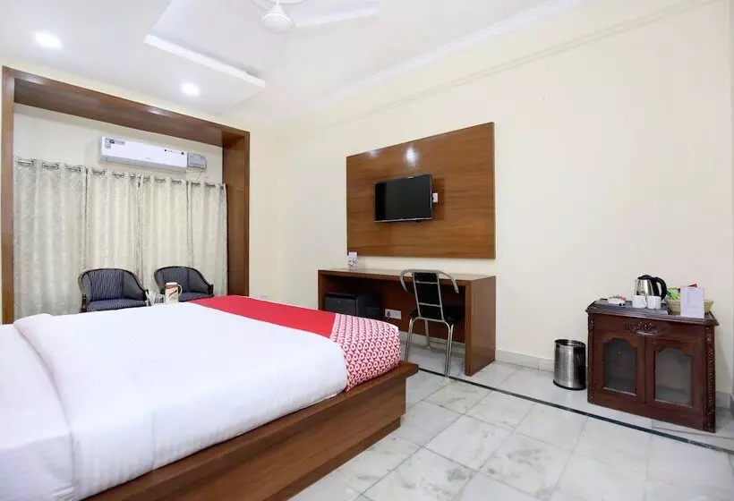 Hotelli Capital O 12767  Grand Chinar