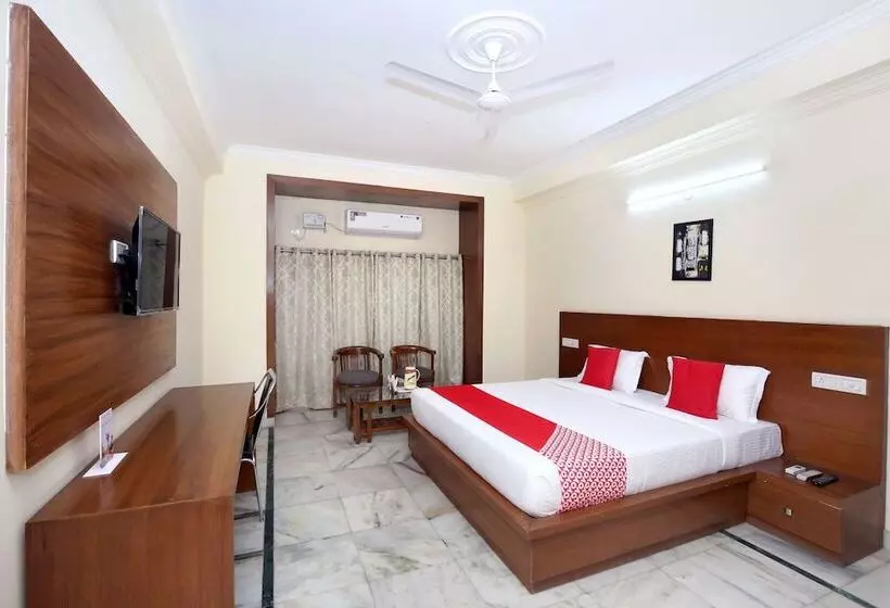 Hotelli Capital O 12767  Grand Chinar