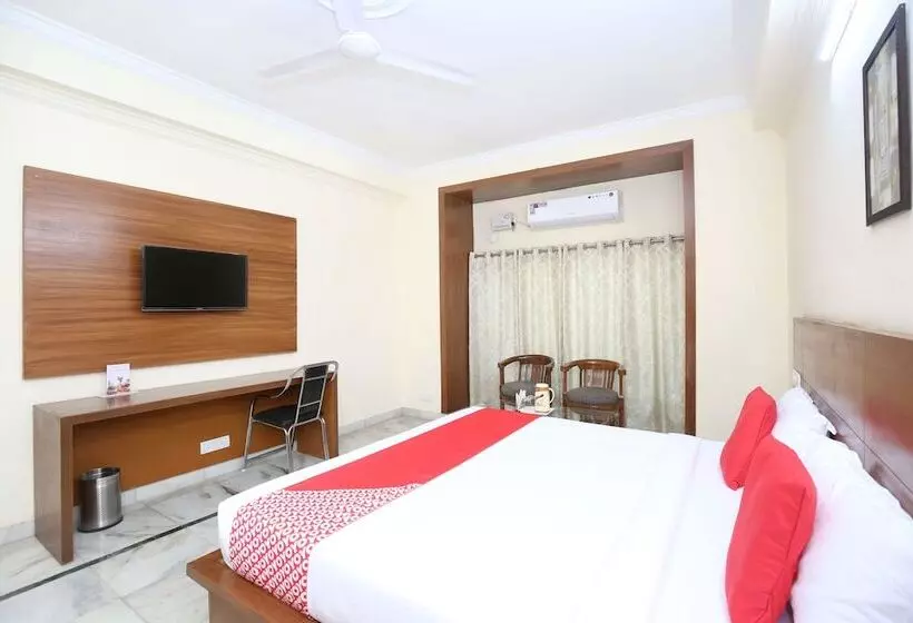 Hotelli Capital O 12767  Grand Chinar