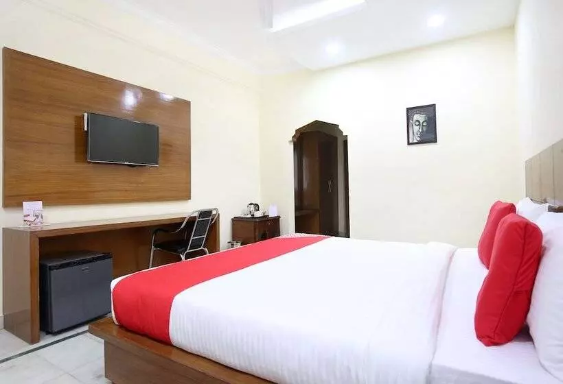 Hotelli Capital O 12767  Grand Chinar