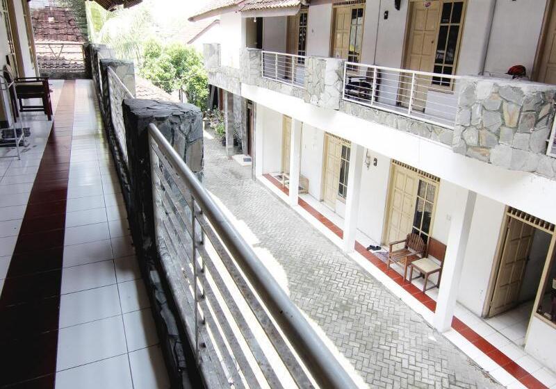 בית מלון כפרי Griya Godean Syariah Yogyakarta