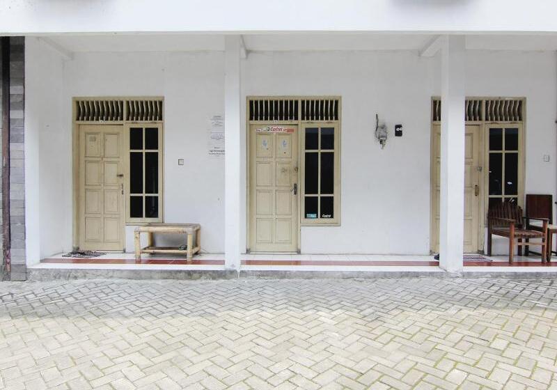 בית מלון כפרי Griya Godean Syariah Yogyakarta