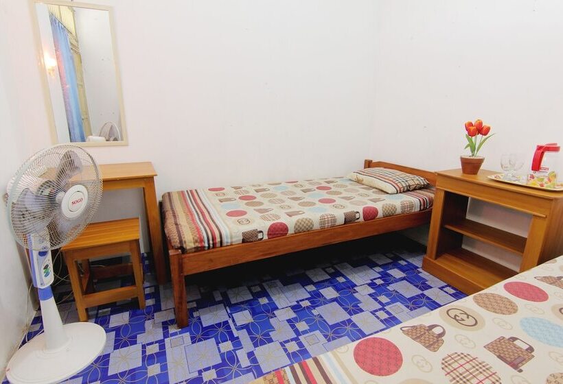 בית מלון כפרי Griya Godean Syariah Yogyakarta