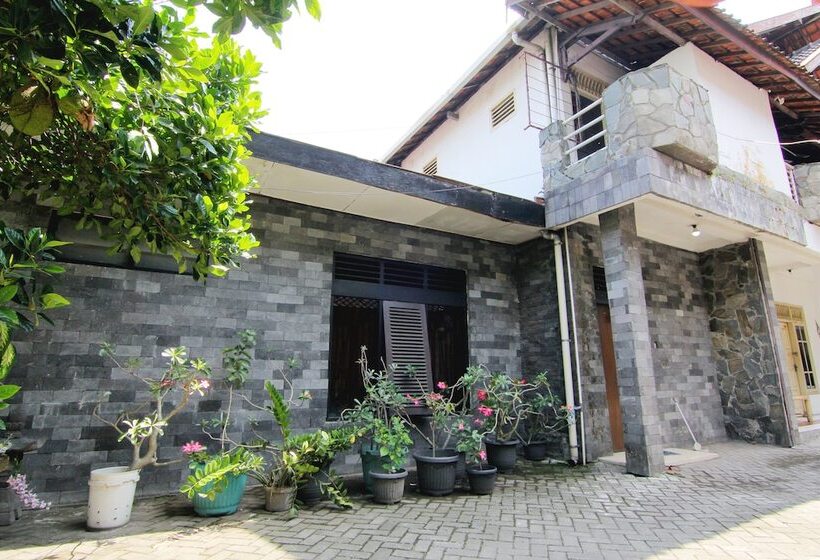 בית מלון כפרי Griya Godean Syariah Yogyakarta