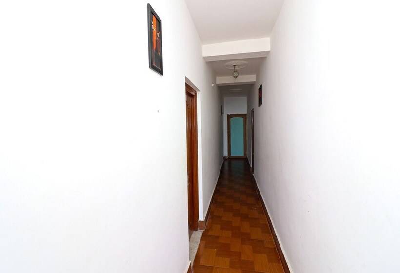 호텔 Himalayan Village