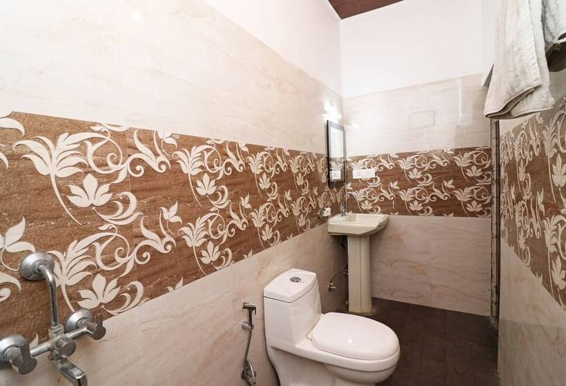 호텔 Himalayan Village