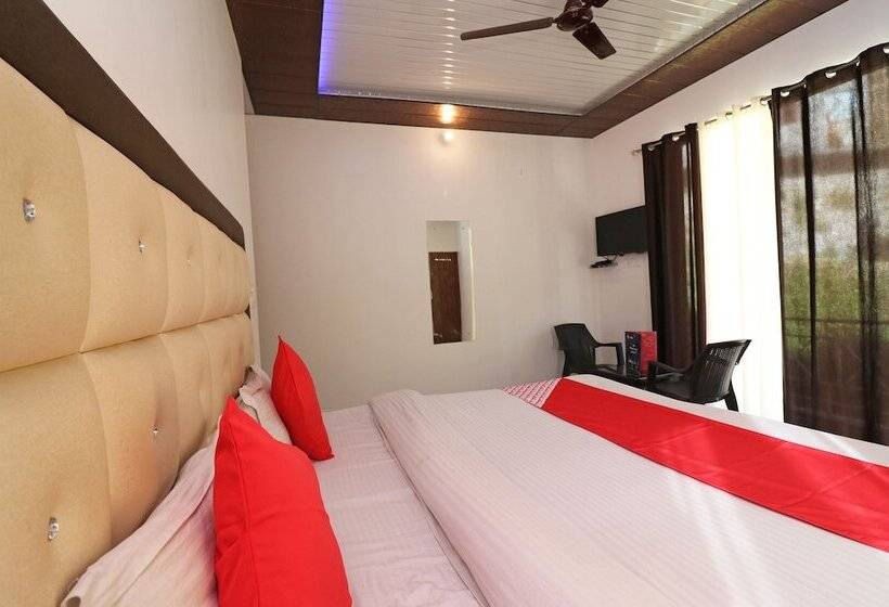 호텔 Himalayan Village