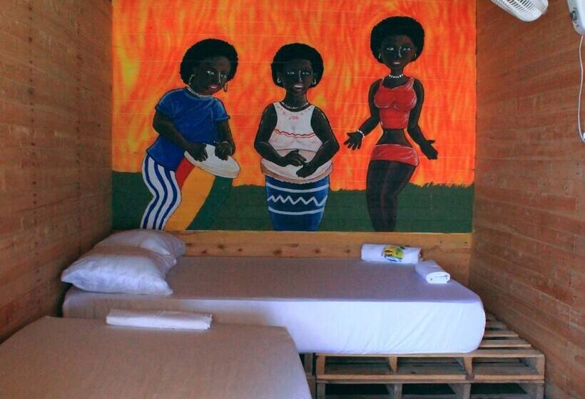 هتل Nuestros Tres Tesoros