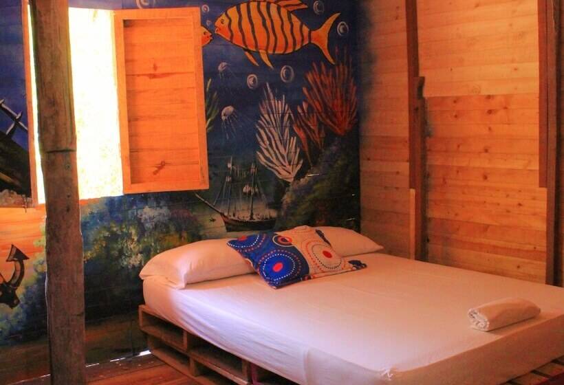 هتل Nuestros Tres Tesoros