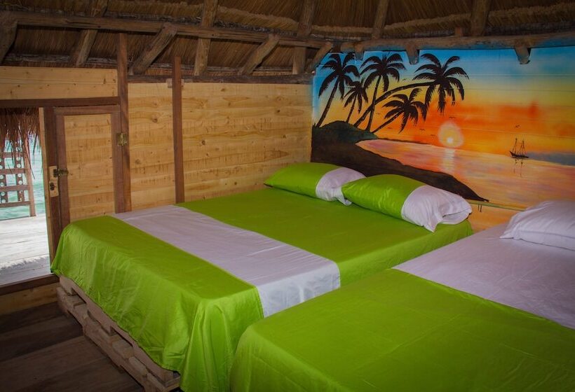 هتل Nuestros Tres Tesoros