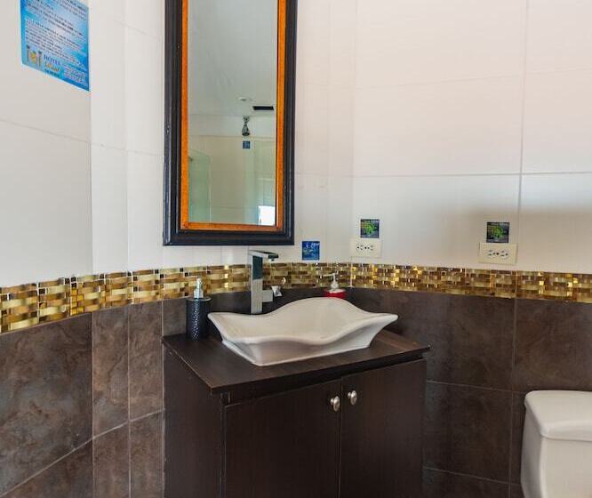 בית מלון כפרי Real Guatape