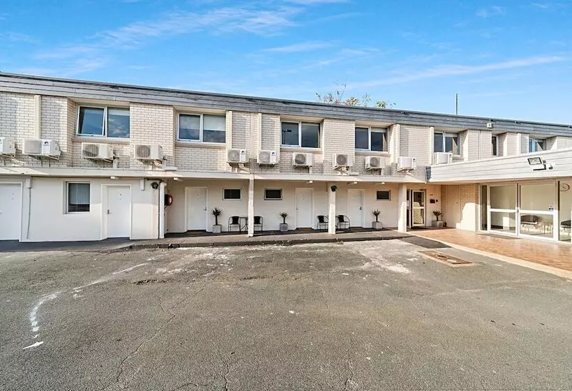 Motelli Carlton Suites